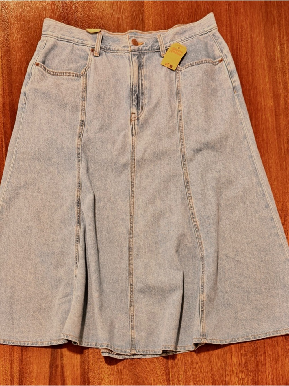NWT Levi’s Women’s 33 Light Wash A-Line Midi Denim Skirt Knee Length Western